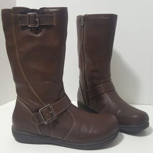 Brown buckle boots